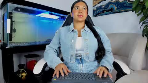 Snapshot of lia_lovelly chatting on July 19, 11:19 pm lia_lovelly online show from July 19, 11:19 pm