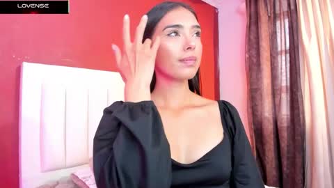 Snapshot of lia_moret chatting on October 10, 2:05 pm lia_moret online show from October 10, 2:05 pm