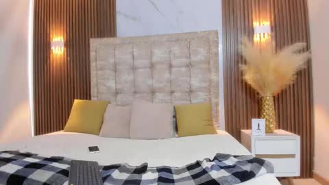 Snapshot of lia_nova chatting on February 7, 1:04 pm Lia online show from February 7, 1:04 pm