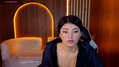 Snapshot of lia_queen_tx chatting on June 4, 3:12 am Online 1400 - 2100 online show from June 4, 3:12 am