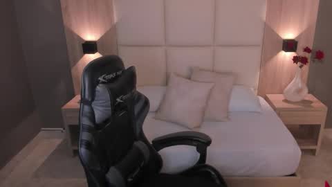 Lia  online show from December 21, 8:27 pm