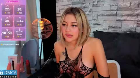 lia summer1 online show from November 26, 7:15 pm