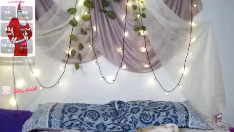 Lia online show from December 9, 10:32 am