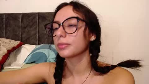 Snapshot of liaa_cute_ chatting on December 11, 1:05 am   lia  online show from December 11, 1:05 am