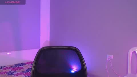 Snapshot of liaa_cute_ chatting on October 22, 3:51 am   lia  online show from October 22, 3:51 am