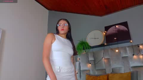 L I A   online show from May 18, 2:07 am