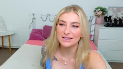 Lia online show from March 20, 11:59 am