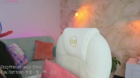 Lia Cox online show from December 17, 3:01 am