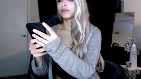 Lia Divina online show from March 12, 7:35 am