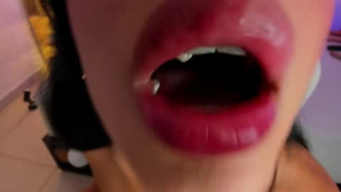 Snapshot of liah_cleir chatting on May 29, 9:57 pm Liah online show from May 29, 9:57 pm