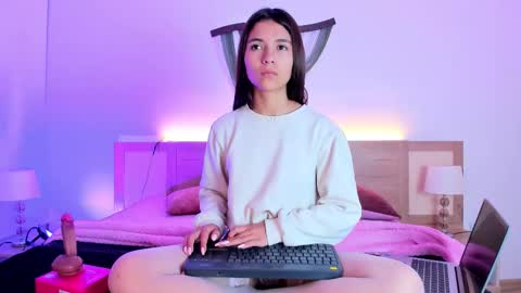 liajohnnson online show from February 17, 4:09 am