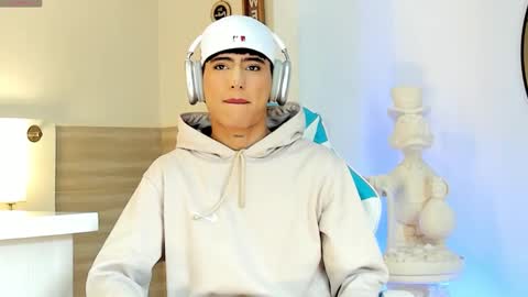 Liam online show from September 12, 4:40 pm