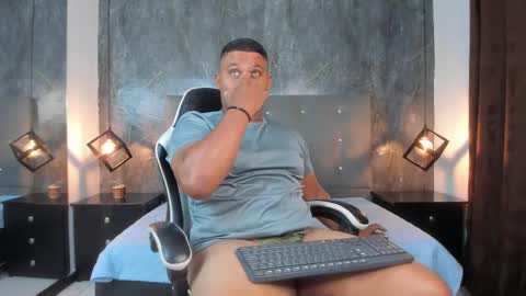 Snapshot of liam__carters chatting on March 28, 11:43 am Liam Carters online show from March 28, 11:43 am