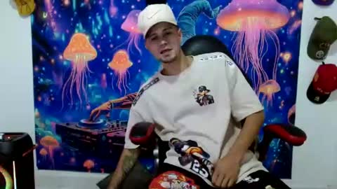 Andres online show from July 15, 9:53 pm