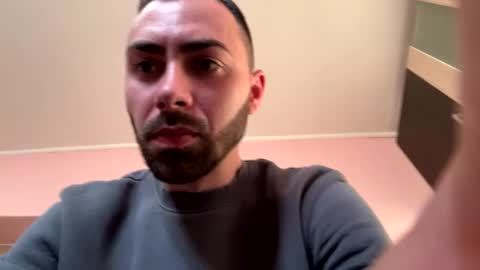 Snapshot of liam_daniel chatting on February 23, 5:34 am Liam online show from February 23, 5:34 am