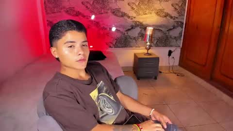 Snapshot of liam_dustin chatting on May 16, 12:51 am Liam online show from May 16, 12:51 am
