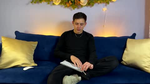 Snapshot of liam_enzho chatting on January 6, 3:31 am Liam online show from January 6, 3:31 am