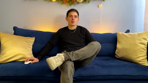 Snapshot of liam_enzho chatting on January 6, 5:16 pm Liam online show from January 6, 5:16 pm