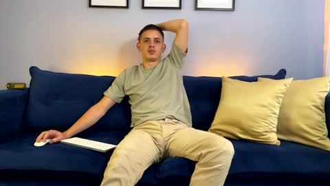 Snapshot of liam_enzho chatting on January 9, 9:58 pm Liam online show from January 9, 9:58 pm