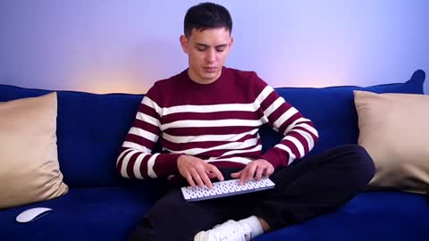 Snapshot of liam_enzho chatting on January 16, 3:02 pm Liam online show from January 16, 3:02 pm