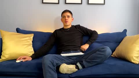 Snapshot of liam_enzho chatting on January 24, 3:55 pm Liam online show from January 24, 3:55 pm