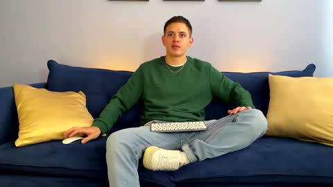 Snapshot of liam_enzho chatting on January 25, 6:24 pm Liam online show from January 25, 6:24 pm