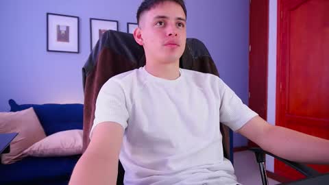 Snapshot of liam_enzho chatting on February 24, 2:37 pm Liam online show from February 24, 2:37 pm