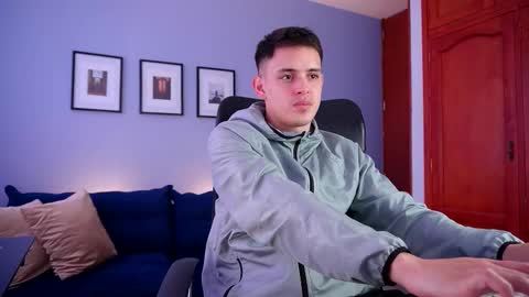 Snapshot of liam_enzho chatting on February 26, 2:46 pm Liam online show from February 26, 2:46 pm