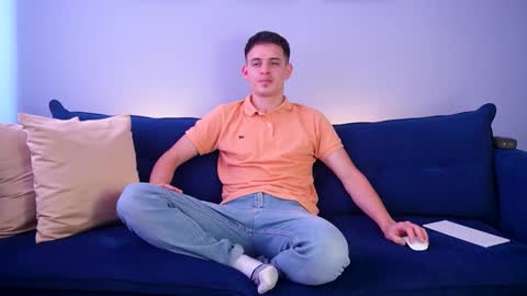 Snapshot of liam_enzho chatting on February 28, 4:31 pm Liam online show from February 28, 4:31 pm