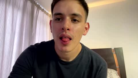 Snapshot of liam_enzho chatting on March 2, 9:43 pm Liam online show from March 2, 9:43 pm