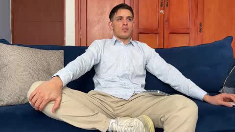 Liam online show from December 18, 4:57 pm