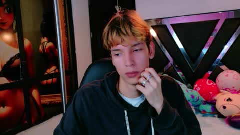 liam_green1 online show from February 17, 12:01 pm