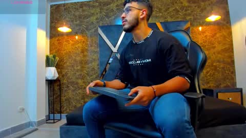 LIAM KLEIN online show from September 11, 11:10 am