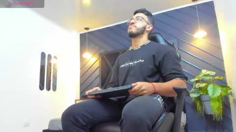 LIAM KLEIN online show from October 15, 11:10 am