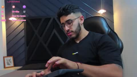 LIAM KLEIN online show from October 17, 11:24 am