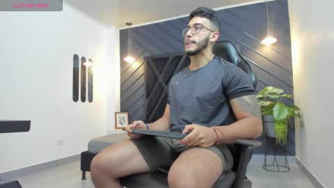 LIAM KLEIN online show from October 18, 11:11 am