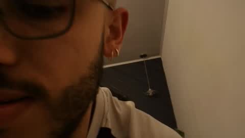 LIAM KLEIN online show from April 17, 11:13 am