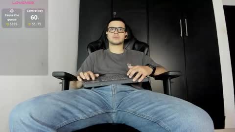 Snapshot of liam_mateo_ chatting on January 14, 3:45 am Liam online show from January 14, 3:45 am