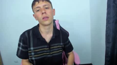 Snapshot of liam_oasiss chatting on December 30, 9:05 am liam_oasiss online show from December 30, 9:05 am