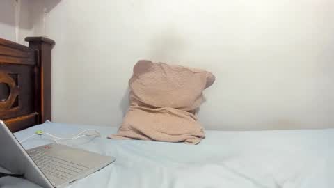 Snapshot of liam_orion chatting on September 23, 12:57 am LIAM online show from September 23, 12:57 am