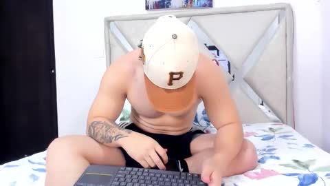 Snapshot of liam_saint chatting on June 7, 1:59 pm Call me Lian online show from June 7, 1:59 pm