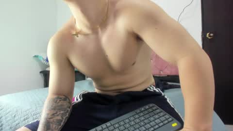 Snapshot of liam_saint chatting on June 13, 12:25 pm Call me Lian online show from June 13, 12:25 pm