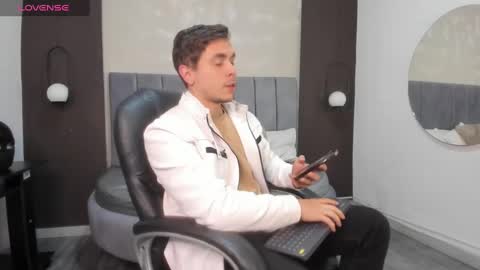 Snapshot of liam_walk chatting on March 8, 4:45 am Liam online show from March 8, 4:45 am