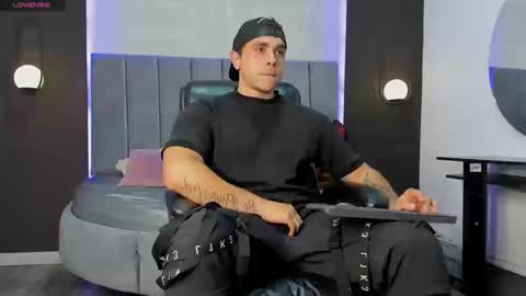 Snapshot of liam_walk chatting on September 12, 8:20 pm Liam online show from September 12, 8:20 pm