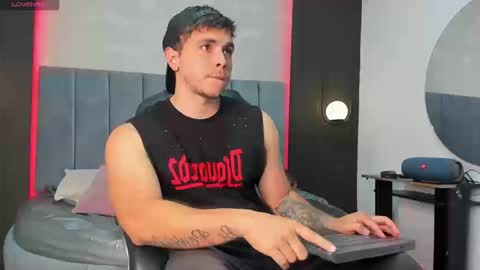 Snapshot of liam_walk chatting on September 16, 12:11 am Liam online show from September 16, 12:11 am