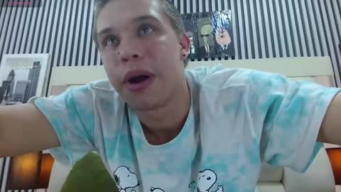 liam_york online show from December 2, 4:40 am