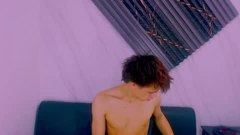 liam_york online show from April 15, 5:20 pm