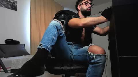 Liam online show from February 9, 7:34 am