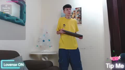 Liam  online show from December 3, 7:23 pm