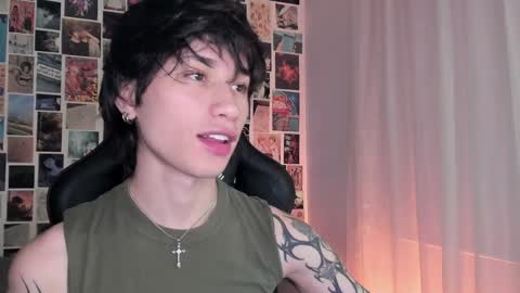 Snapshot of liamelf chatting on December 26, 6:19 am Liam online show from December 26, 6:19 am